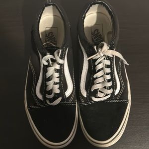 Selling used pair of vans! Size 9 (men)